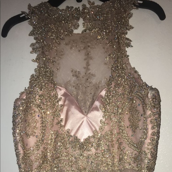 selling a dress worn once clean and nothing wrong - Picture 2 of 5